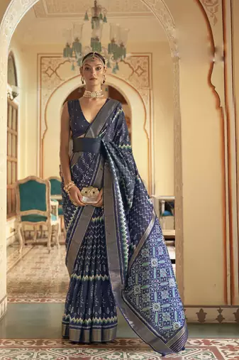 Kimisha Women'S Navy Blue Silk Blend Saree With Unstitched Blouse Piece