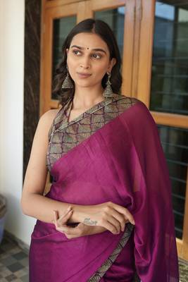 Wine Chiffon Solid/Abstract Printed Saree With Unstitched Blouse Piece 1