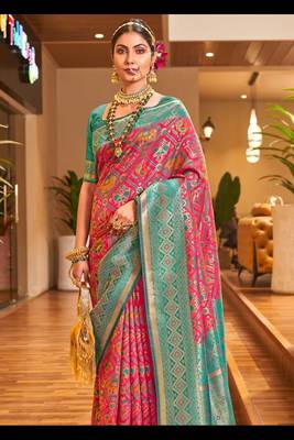 Lyuson  designer  patola with rich golden zari weaving pallu & border with designer  pure silk bloues 1
