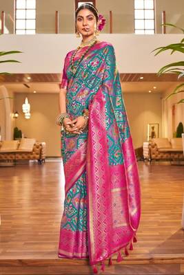 Lyuson  designer  patola with rich golden zari weaving pallu & border with designer  pure silk bloues 1