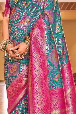 Lyuson  designer  patola with rich golden zari weaving pallu & border with designer  pure silk bloues 2