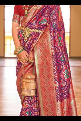Lyuson  designer  patola with rich golden zari weaving pallu & border with designer  pure silk bloues 2