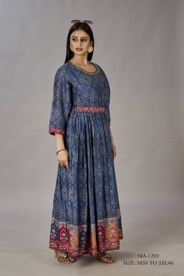 Women muslin heavy gown digital print embroidered & sequins gown 3