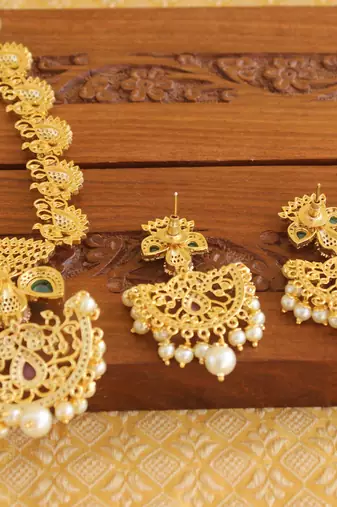Gold platted ruby cz peacock pearl short necklace set