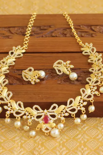 Designer gold platted ruby cz pearl short necklace set