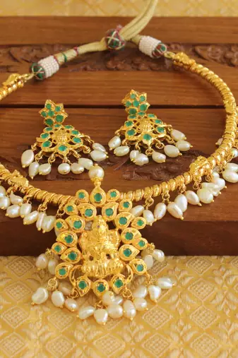 Gold platted ruby temple pearlnecklace set