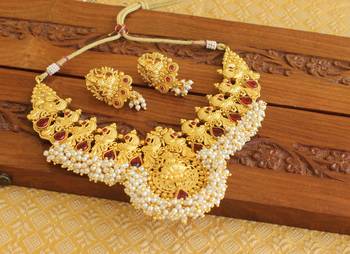 Gold platted kempu temple peacock necklace set 1