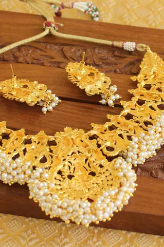 Gold platted kempu temple peacock necklace set
