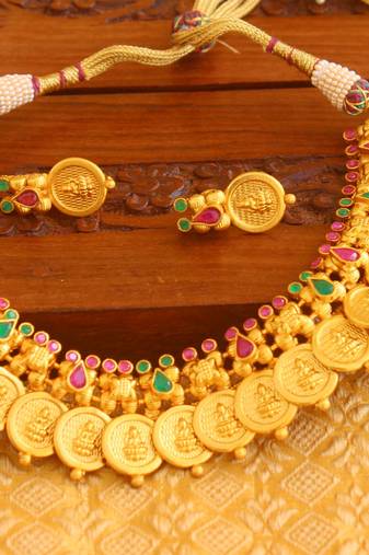 Gold platted kempu lakshmi kasu necklace set
