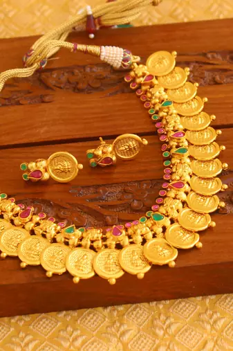 Gold platted kempu lakshmi kasu necklace set