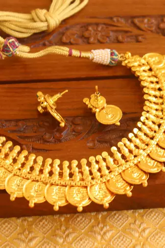 Gold platted kempu lakshmi kasu necklace set