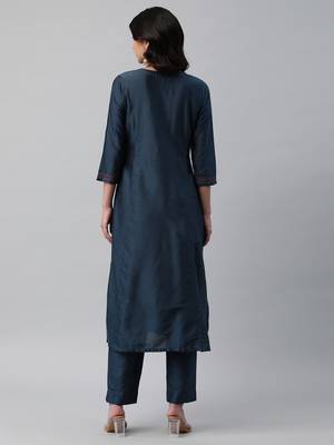 A line kurta with beautiful zari and resham embroidery. 2