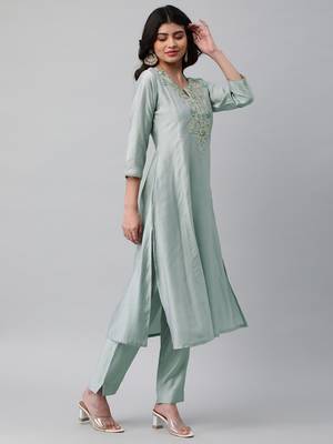 A line silk blend kurta with beautiful gota patti embroidery & anchor threads. 4