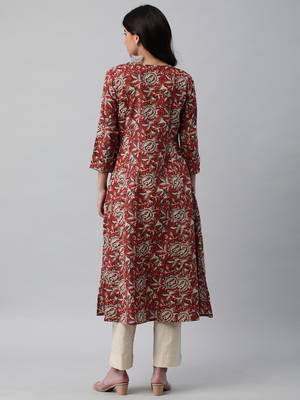 A line cotton printed kurta with center placket. 2