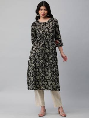 A line cotton printed kurta with center placket. 1