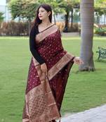 Silk Blend Saree With Copper And Golden Zari Weaved Border And Rich Pallu 