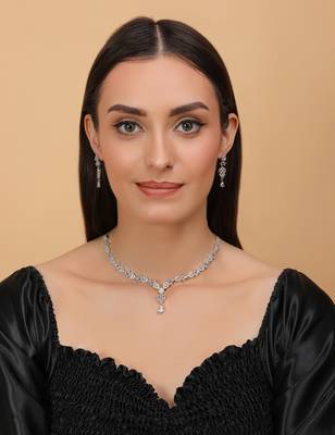 White and cz stone embellished Silver plated necklace 317fnnn365 3