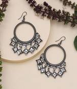 Black color fashion earrings