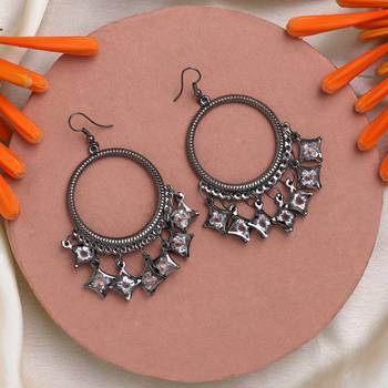 Black color fashion earrings 2