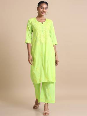 Hassu's women green 3/4th sleeves cotton dobby thread work regular fit calf length kurta set - without dupatta 1