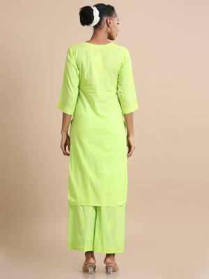 Hassu's women green 3/4th sleeves cotton dobby thread work regular fit calf length kurta set - without dupatta 2