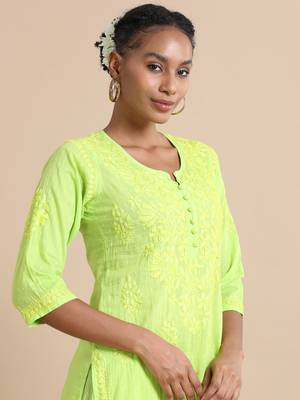 Hassu's women green 3/4th sleeves cotton dobby thread work regular fit calf length kurta set - without dupatta 3