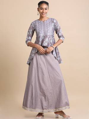 Hassu's women purple 3/4th sleeves chanderi mica print regular fit hip length kurta set - with dupatta 4