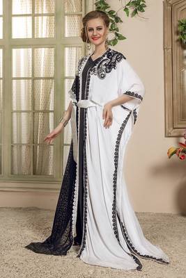 White and black saudi arabic kaftan 2