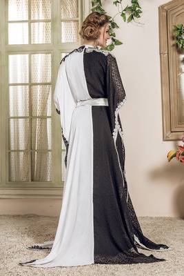 White and black saudi arabic kaftan 3