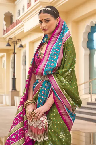 Women'S Mehendi silk blend Saree With Unstitched Blouse Piece