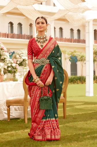 Bottle Green silk blend Blend Saree With Unstitched Blouse Piece