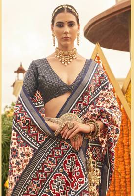 Navy Blue silk blend Blend Saree With Unstitched Blouse Piece 2