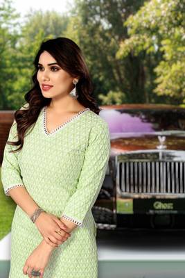 NEW DESIGN FANCY CHICKENCURRY EMBROIDER KURTIS FOR WOMEN OR GILRS 1