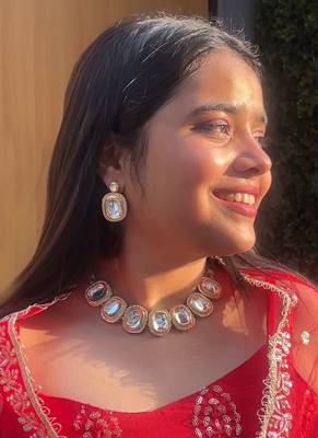 Stone Necklace and Earrings Set with White Stone Embellishments 4