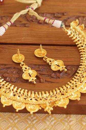 Gold platted temple necklace set