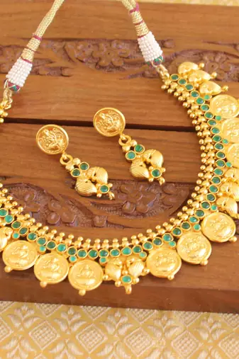 Gold platted temple necklace set