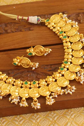 Gold platted temple pearl necklace set