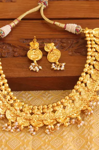 Gold platted temple pearl necklace set