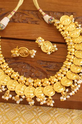 Gold platted temple pearl necklace set