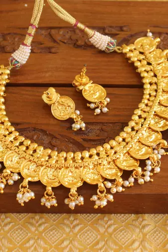 Gold platted temple pearl necklace set
