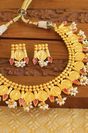 Gold platted temple pearl necklace set