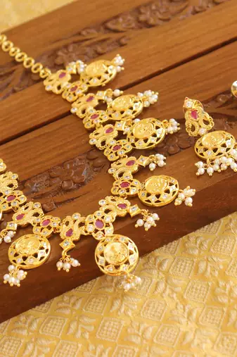 Gold platted temple pearl necklace set