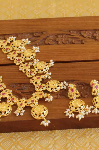 Gold platted temple pearl necklace set