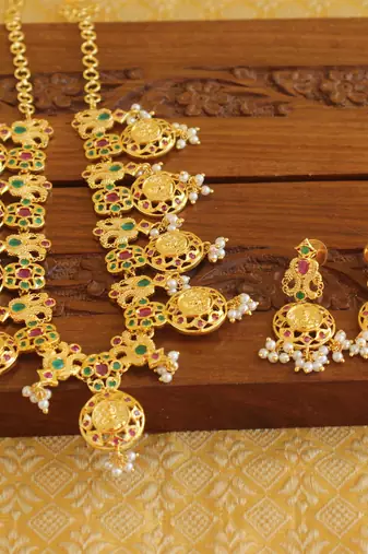 Gold platted temple pearl necklace set