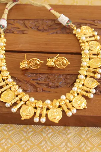 Gold platted temple pearl necklace set