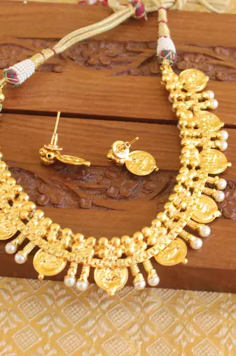 Gold platted temple pearl necklace set