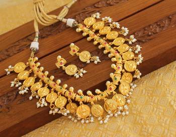 Gold platted temple pearl necklace with screw back earring 1