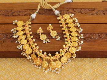 Gold platted temple pearl necklace with screw back earring 2