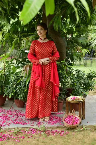 Red gown wth duppata