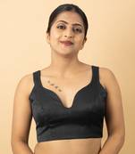 BLACK PLAIN SILK SILK SWEET HEART NECK BLOUSE